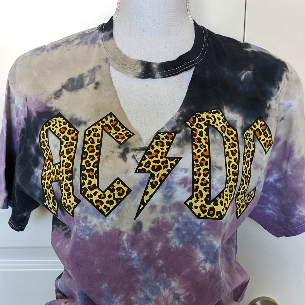 Women’s AC/DC Graphic Rocker T-shirt Size M Tie Dye Cut Out Collar Leopard Print - Picture 6 of 12